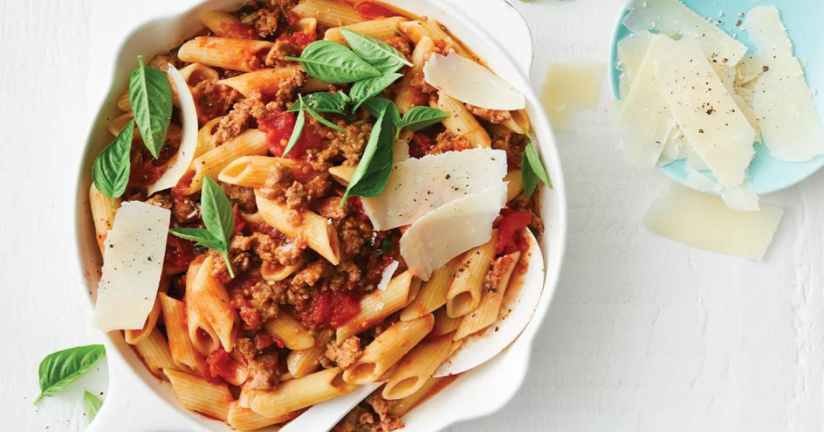 Woolworth's Speedy Sausage & Tomato Pasta Dog Swamp Shopping Centre